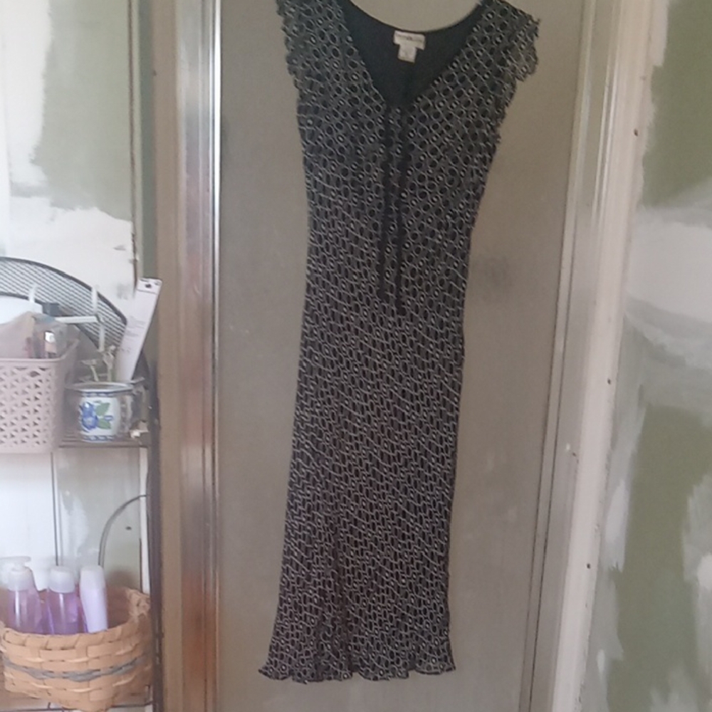 Elegant Black and White Patterned Dress